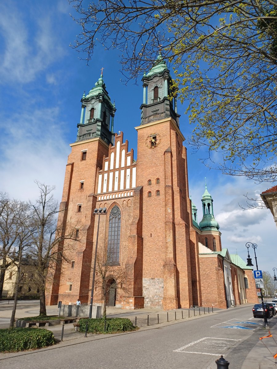LewisChemistry's tweet image. A great visit to Poznań and @UAM_Poznan Such a beautiful city and amazing campus. Thanks so much to @arsgroup_poznan for the invite, the scientific discussions and the outstanding hospitality.