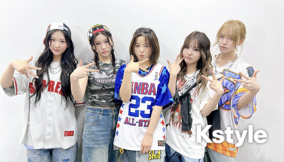 Kstyle_news's tweet image. 【プレゼント🎁】

「Kstyle PARTY」DAY1に出演❤️
YOUNG POSSE直筆サイン入りポラを2名様に✨

▼応募
①@Kstyle_news＆＠KstylePARTY をフォロー
②この投稿をRP

4/18（金）AM11:00〆切！
kstyle.com/article.ksn?ar…
 
#YOUNGPOSSE #영파씨 
#KstylePARTY #KstylePARTY2025