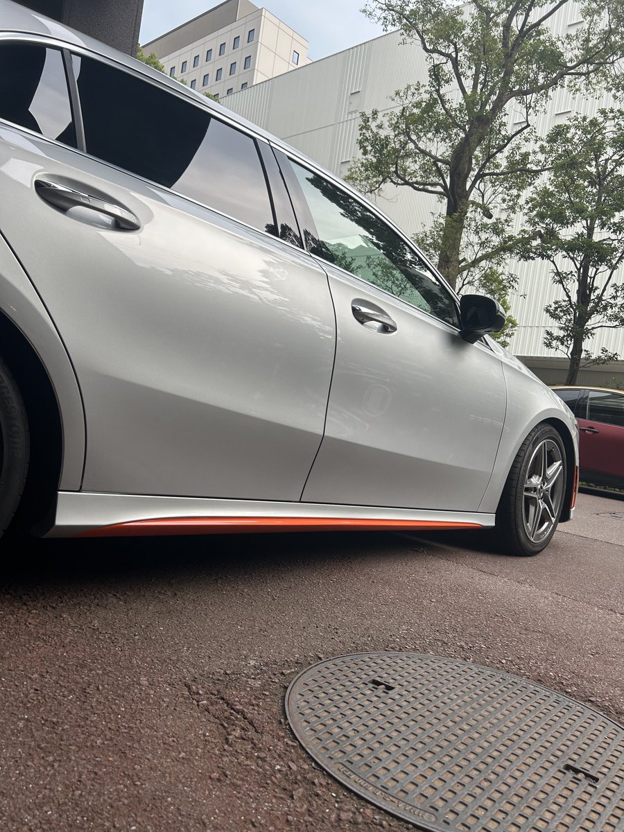YOLO_CARWRAP's tweet photo. #カーラッピング
#パーツラッピング
#ベンツ
#グロスオレンジ
#YOLO https://t.co/mmwyB2x4y8