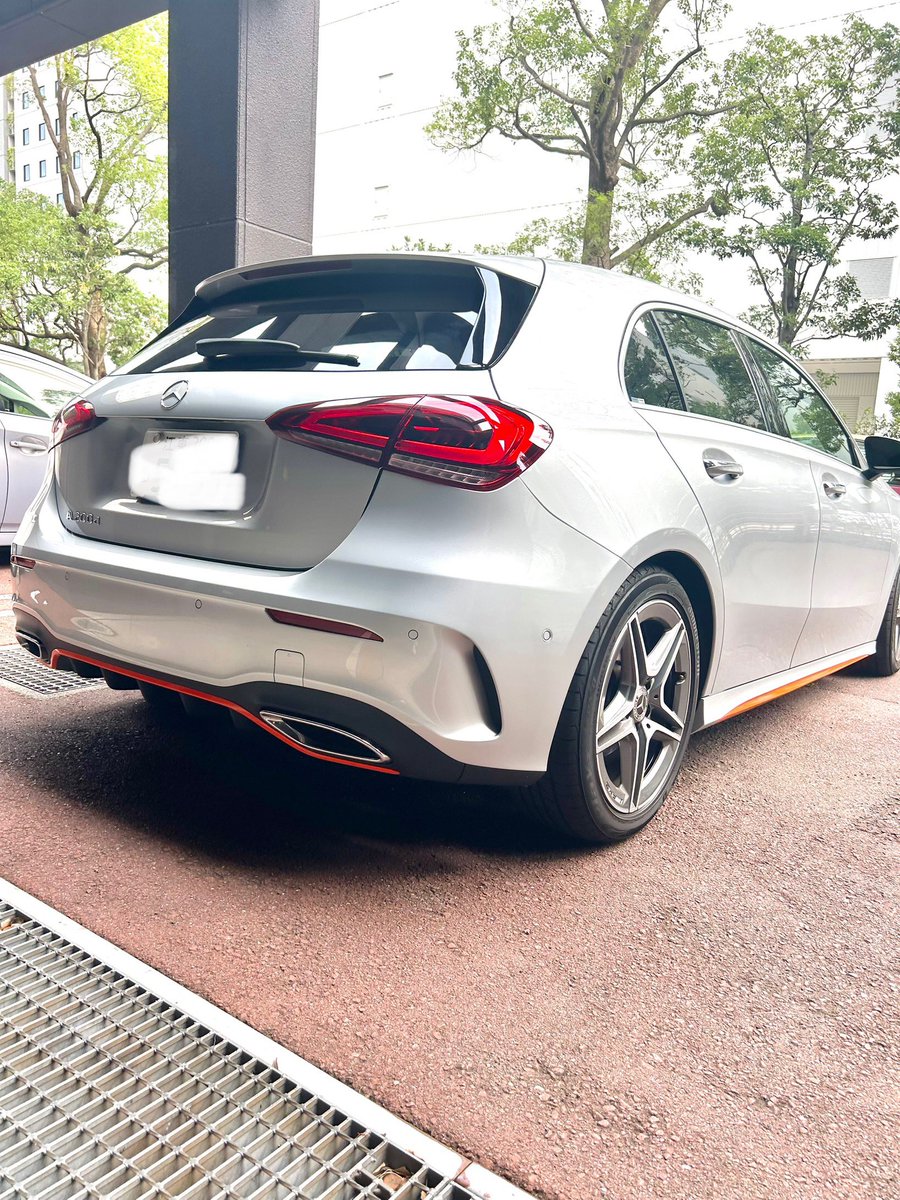 YOLO_CARWRAP's tweet photo. #カーラッピング
#パーツラッピング
#ベンツ
#グロスオレンジ
#YOLO https://t.co/mmwyB2x4y8