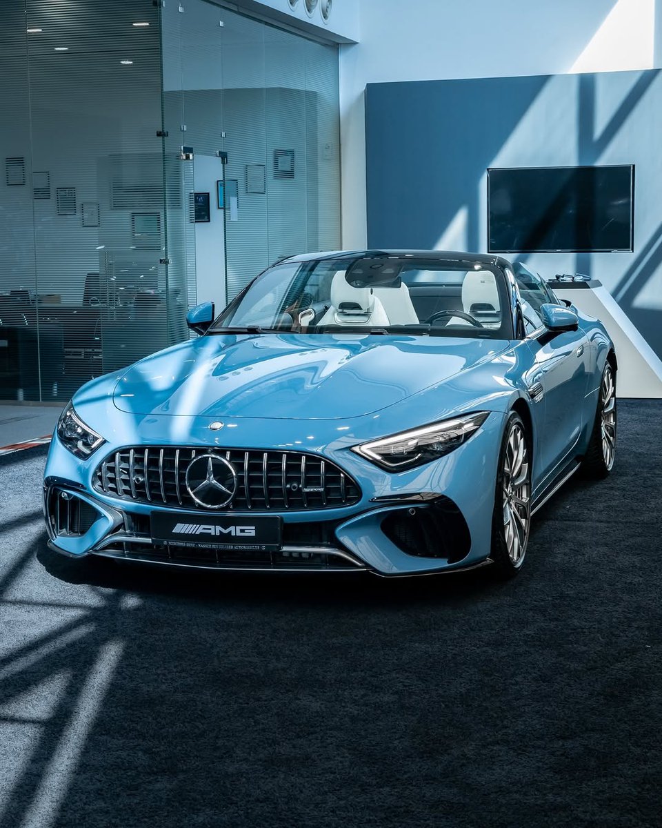 mbmaybachfans's tweet photo. China Blue SL 55 AMG 4MATIC+ 💎

📸: @abdulrahman.shoo (IG) https://t.co/Szk5wUbSO6
