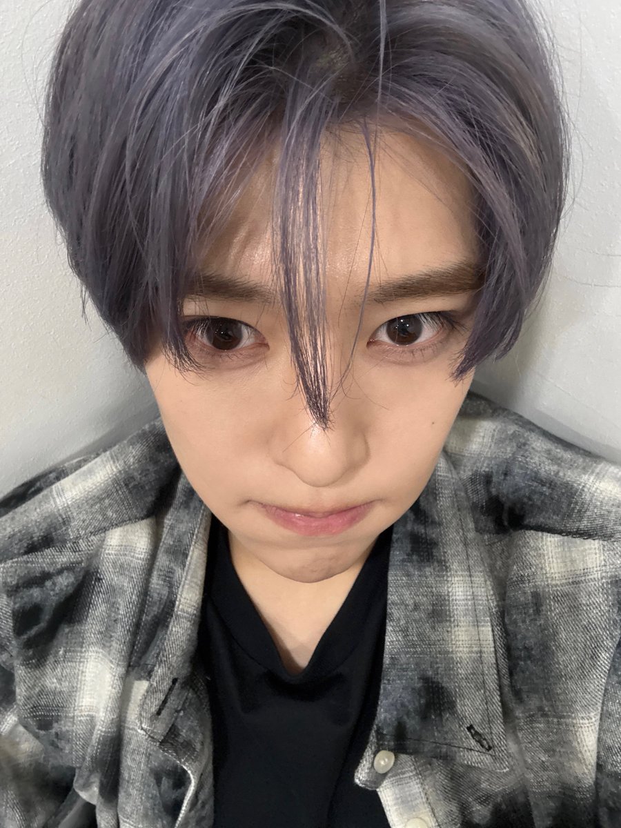love__Osion's tweet photo. 아 씨ㅂ 오시온 진짜 애쉬퍼플 개이뻐 https://t.co/erUjMe26BP