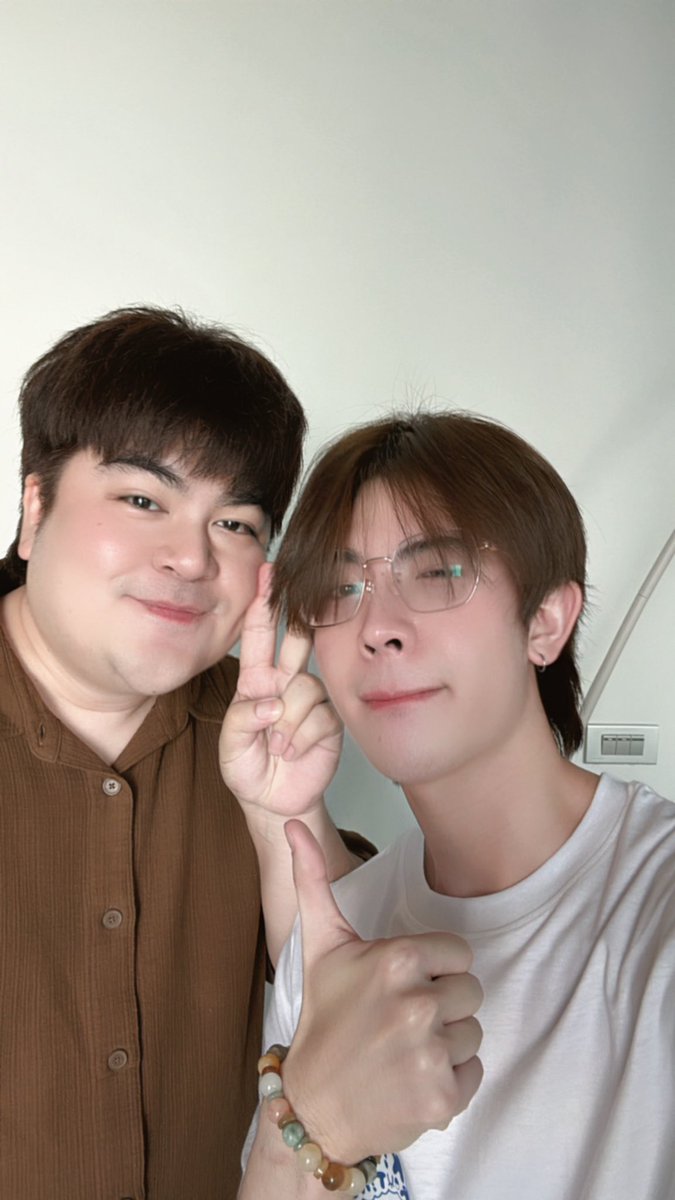 firstone_wnk's tweet photo. Sawasdee pee mai thai kub papa https://t.co/wGtaZ2du4s