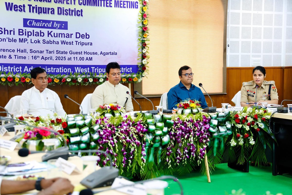 BjpBiplab's tweet photo. Chaired the Member of Parliament’s Road Safety Committee Meeting organised by District Administration, West Tripura District at Sonar Tori State Guest House, Agartala.

Reviewed ongoing initiatives and discussed actionable steps to enhance road safety across the region. https://t.co/9WScOrXH05
