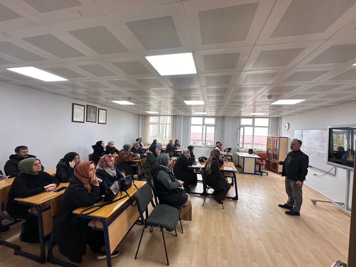 ofhalkegitimi's tweet photo. İş Güvenliği Kursumuzdan... https://t.co/1Ndd3C4XeY