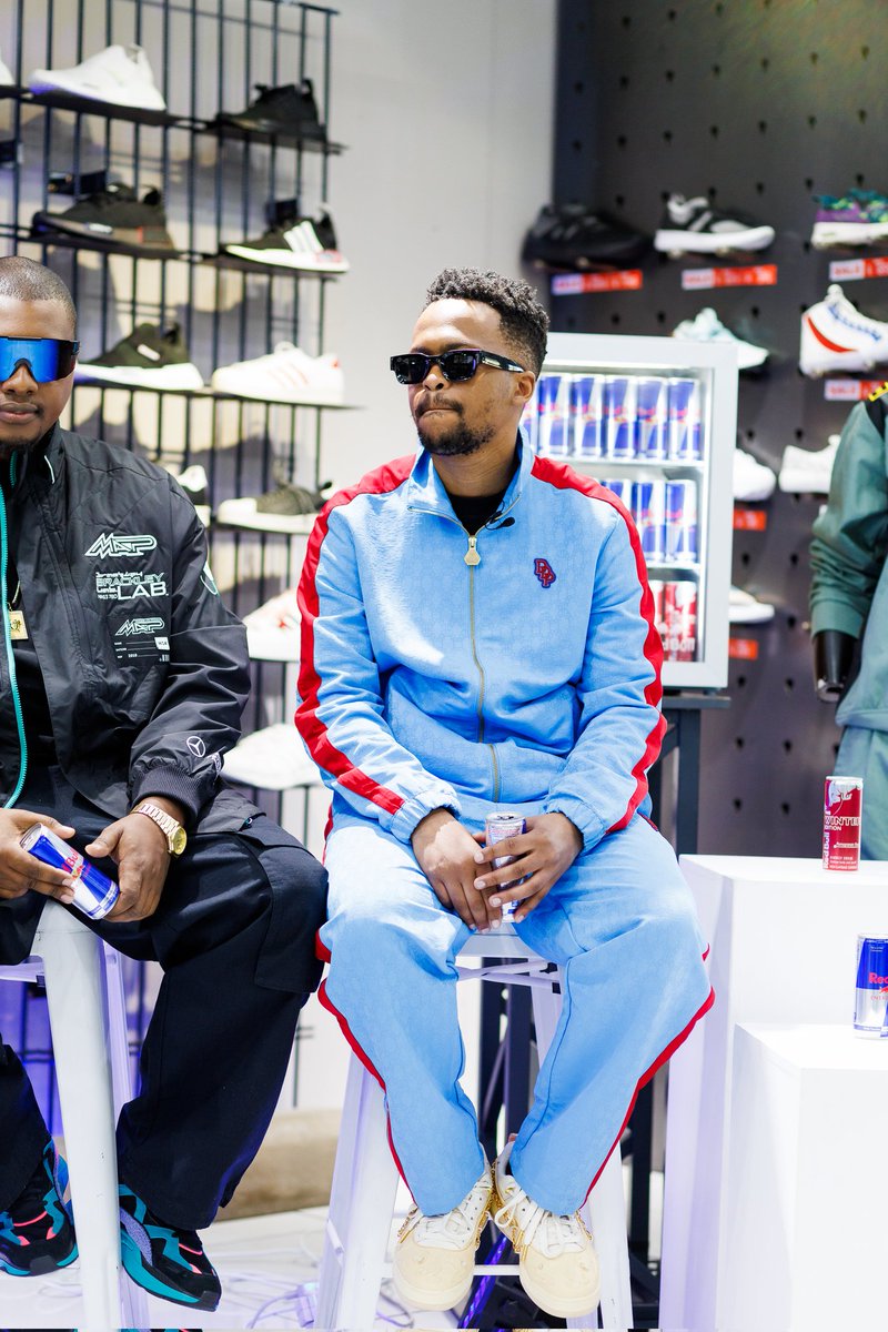 OhhdeeZa's tweet photo. The culture, the streets, the dreamers. Shoutout to #StraataAreaCode, Sneakers Inc, @PUMASouthAfrica &amp; @RedBullZA for pushing the movement forward. We just getting started.
#ForTheCulture #StraataStyle #PUMAxRedbull #SneakersInc #BloemRep #OHHDEE https://t.co/DAubLY6BMq