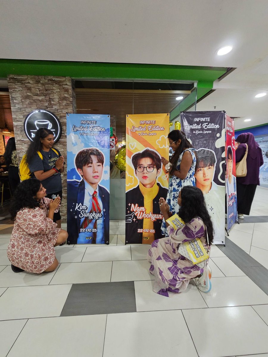 lskindagirls's tweet photo. I finally met Inspirits from India (that I have been friends with for 10 years) through Infinite!!! A decade of online friendship…some at Infinite LE in SG and some in KL Plus also new Inspirit friends 💛♾️🌻

#InfiniteInSG #INFINITEinKL #InfiniteLimitedEdition #인피니트 https://t.co/glqV1edT8J