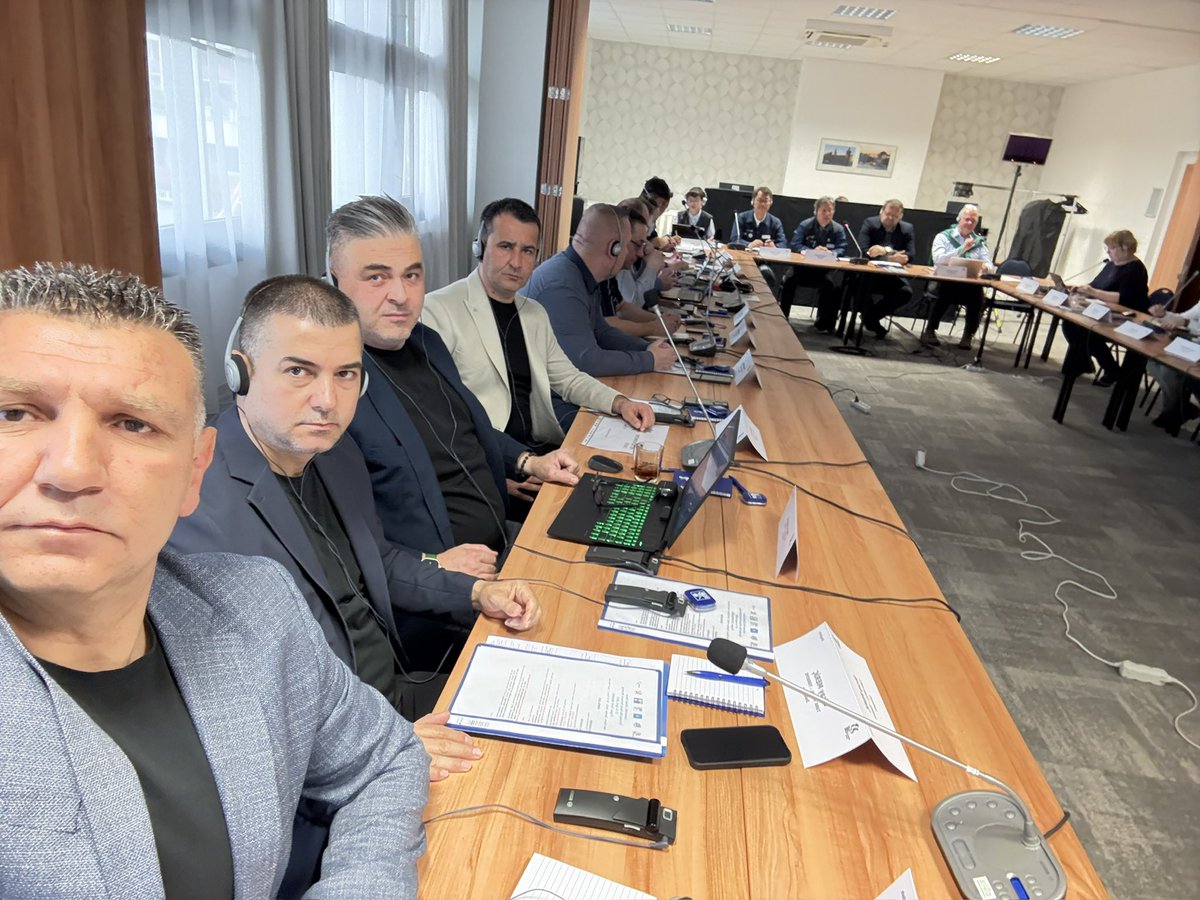 SENDİKAMIZ PRAG'DA
Genel Başkanımız Sayın Uysal Altundağ'ın girişimleri ile IndustriALL Global'in, Hyundai Kia fabrikalarında örgütlü, Güney Koreli KMWU sendikası, Slovakya, Sırbistan, Endonezya ve Çekya'dan katılan meslektaşlarımızla Prag'da istişarelerde bulunduk.