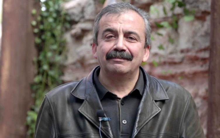 Değerli okul arkadaşımız, TBMM Başkanvekili Sırrı Süreyya Önder’e geçirdiği rahatsızlık nedeniyle acil şifalar diler, en kısa sürede sağlığına kavuşmasını temenni ederiz.