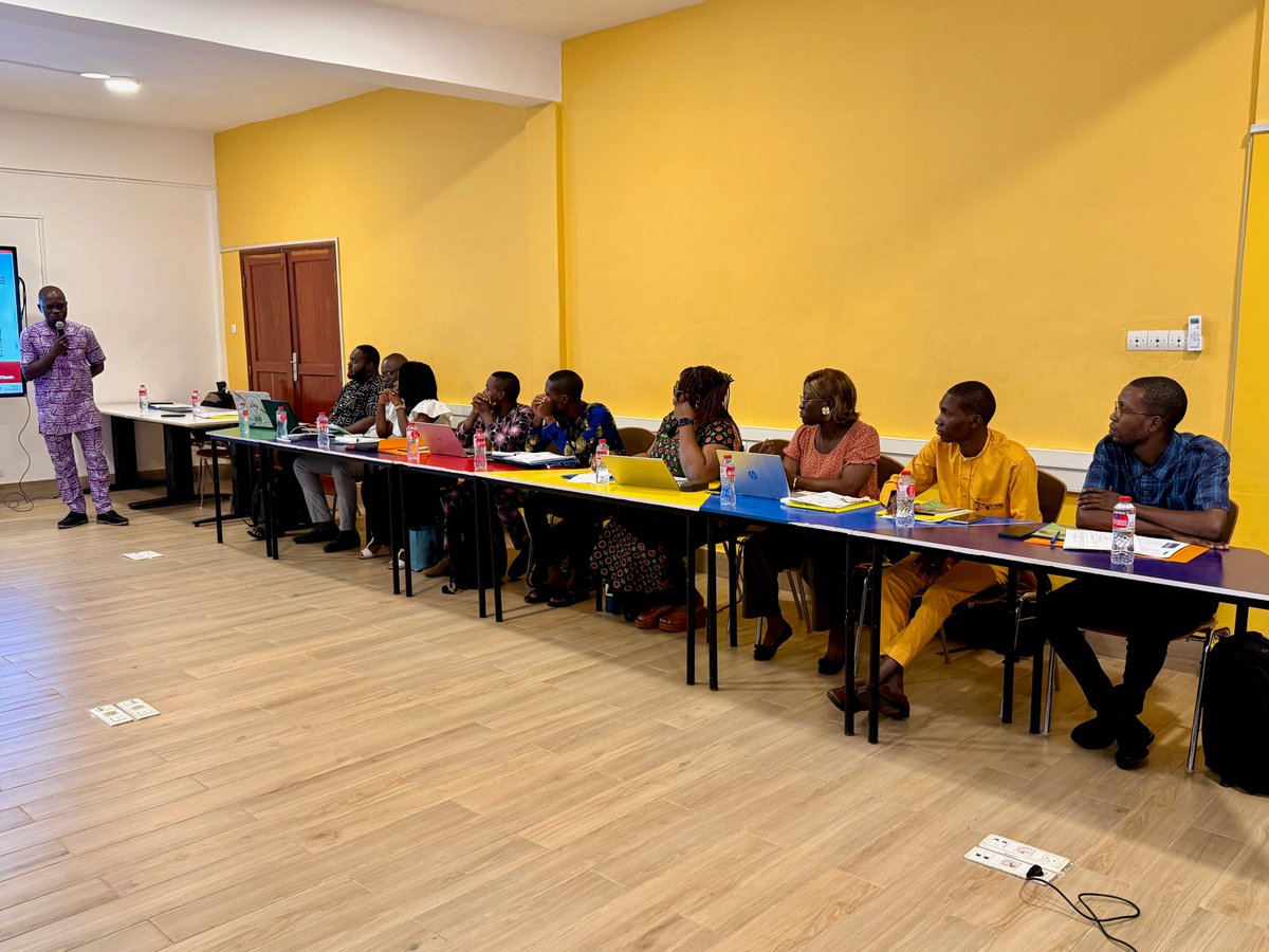 🔔 Depuis hier 15 avril, l’atelier « Je publie mon article ! » se tient à <a href="/AUFBenin/">AUF Bénin</a> dans le cadre du dispositif #UDEF2025 lancé par <a href="/AIFS_AUF/">AIFS</a>.
🧑🏽‍🎓 25 doctorant·e·s poursuivent ce jour les travaux autour de la rédaction et de la valorisation scientifique.
#FrancophonieScientifique