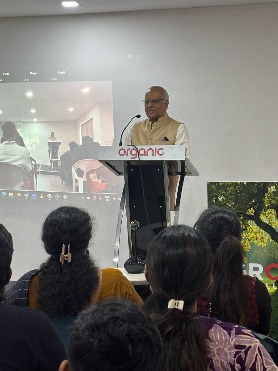 organicbps's tweet photo. Here’s to the 83rd session of Mimamsa!
Where we focused on the importance of Growth and Purposeful Leadership ✨

The session was graced by the presence of Sri. Venugopal C. Govind, FCA - Chairman of Bhavan’s Kochi Kendra. A gathering that truly inspired reflection, and purpose. https://t.co/5XRZFg2cEy