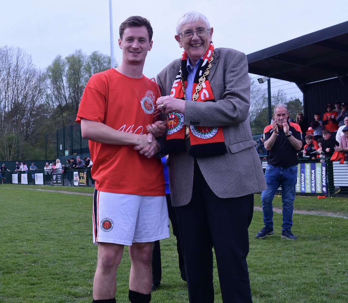 What a season! 🏆 Top of the league from day one and never moved. 2 league titles in 4 seasons with the boys. Buzzing to receive managers player to top it off. Up the spa 🔴⚫️🔴⚫️