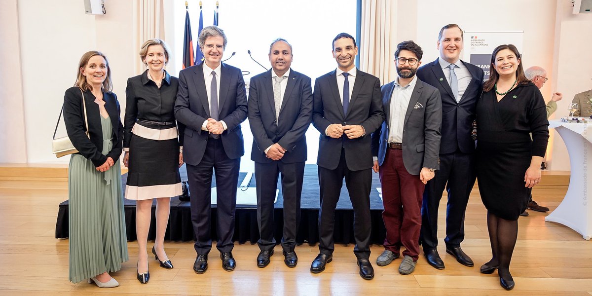 FranzBotschaft's tweet image. Der #INSEAD Alumni-Empfang, erstmals in der @FranzBotschaft, war ein voller Erfolg! Eine großartige Gelegenheit, das globale Netzwerk der #Alumni zu feiern &amp;amp; die Zusammenarbeit zwischen 🇫🇷, den Vereinigten Arabischen Emiraten 🇦🇪 &amp;amp;🇩🇪 zu stärken. Vielen Dank an alle! 🌍