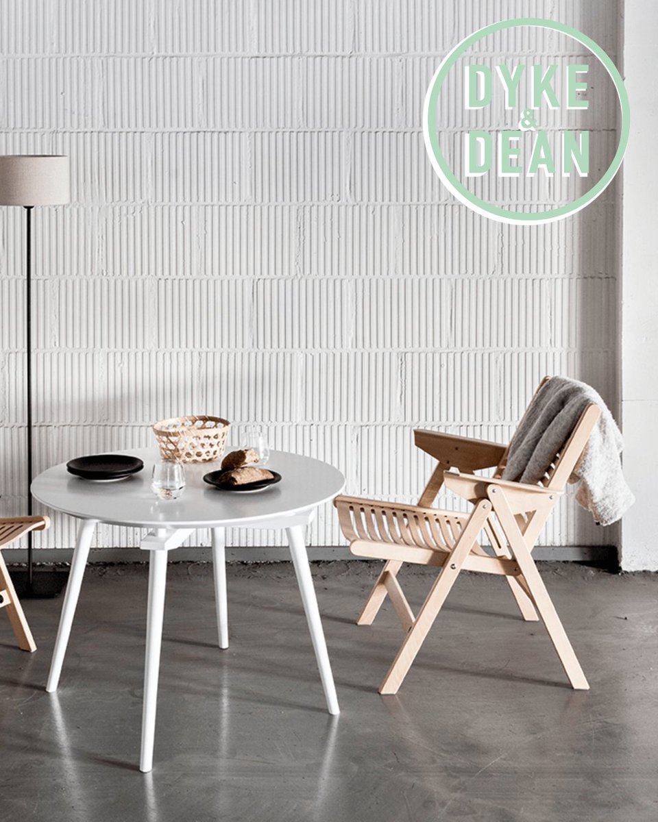 The Rex Lounge Chair -⁠
is much more than just a folding wooden chair. It is a work of art whose timeless form offers maximum comfort 😍⁠
⁠
#dykeanddean #rexkralj #lounger #interiordesign