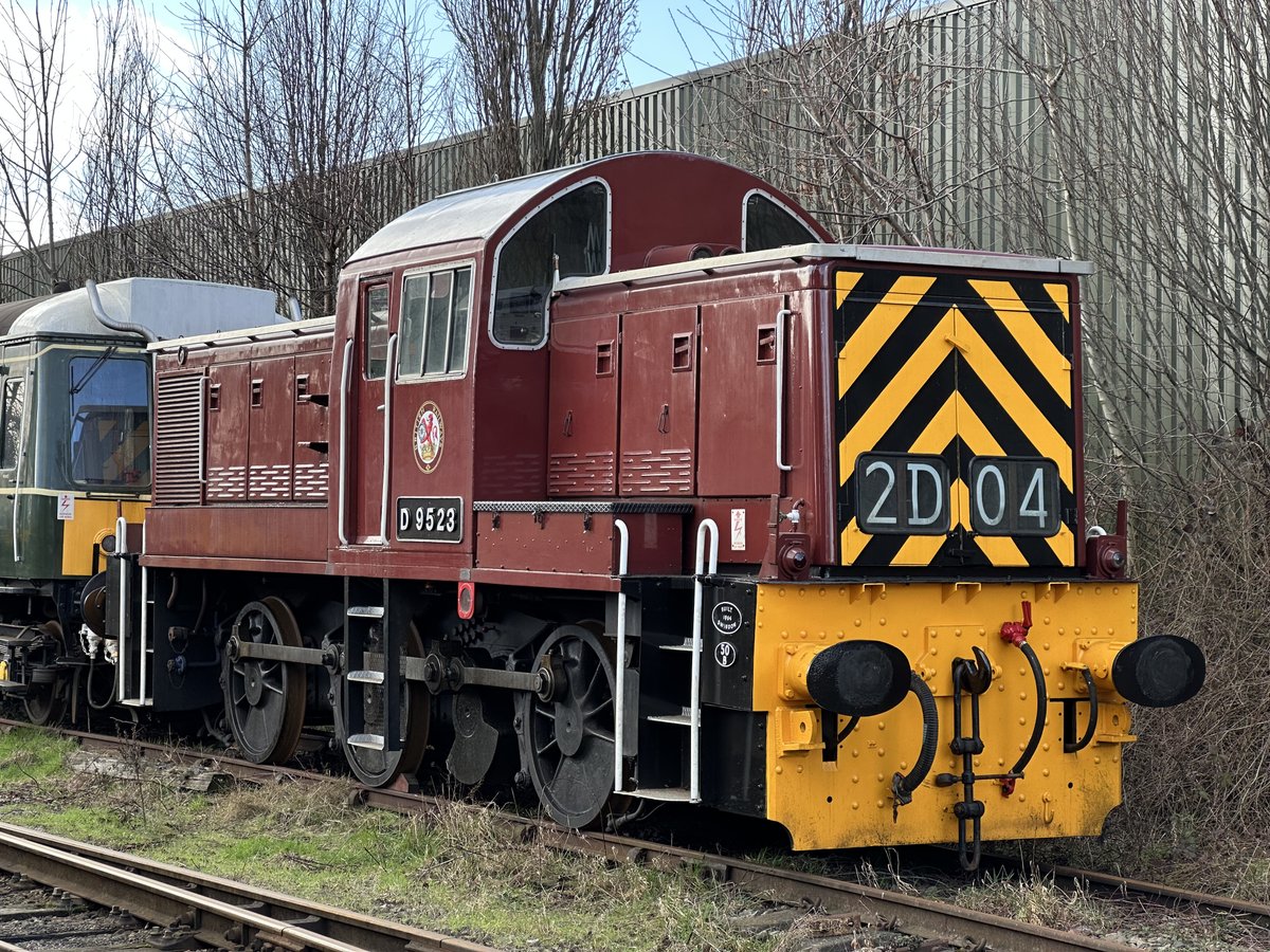 WensleydaleRail's tweet image. Our #class14 D9523 is rostered to operate services all-day this Sunday, 20 April! Enjoy a day of diesel action behind this classic heritage diesel loco. Select the ‘Ranger’ ticket option if you want to ride our trains all day. Tickets here:
wensleydale.hops.org.uk/tickets/travel
📷Nick Keegan