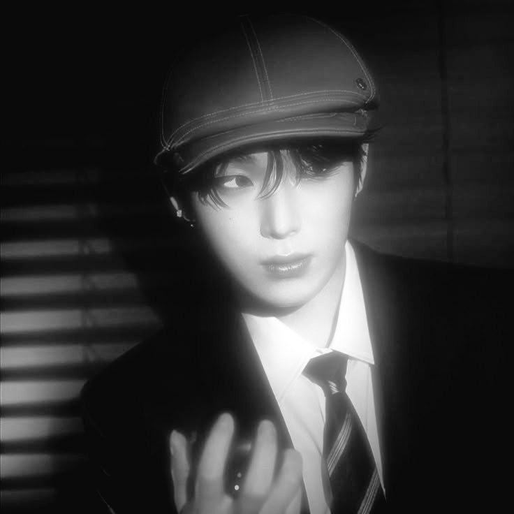 heesunmygem's tweet photo. Checkmate 🔞
a #sunharem fic wherein, sunoo was the country's deadliest assassin, but everything changed when his own agency betrayed him, selling him to the highest bidder.

Now, the world's most dangerous players gather—not to kill him, but to own him.

https://t.co/suQGlFNy0W https://t.co/Wiozj5Pt20