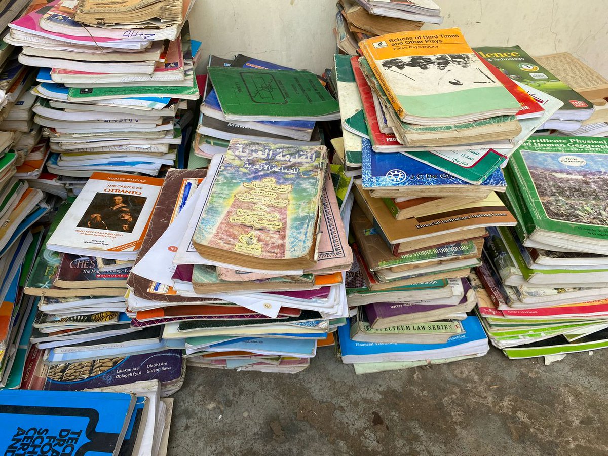 itz_abdulhafeez's tweet photo. Huge thanks to @BookAidFund for sending us a generous donation of books from Primary 1 to SS3! Your kindness will impact so many young lives. 

This kind of support reminds me why we started to give these kids a fair chance. 

If this touches you in any way, please...... https://t.co/bdhm49c1sE