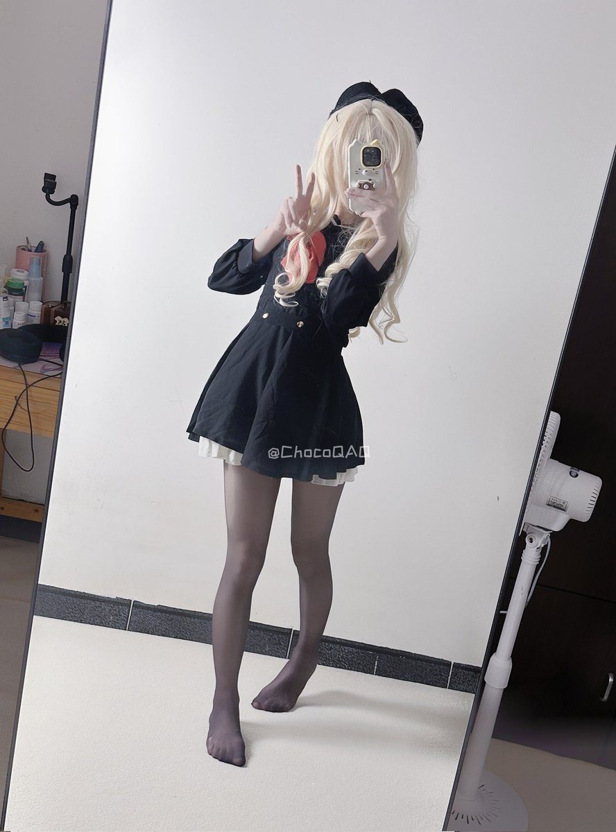 ChocoQAQ's tweet photo. 笑面教授
木有风衣也很可爱嘛...不是吗 https://t.co/3deRL1NeDC