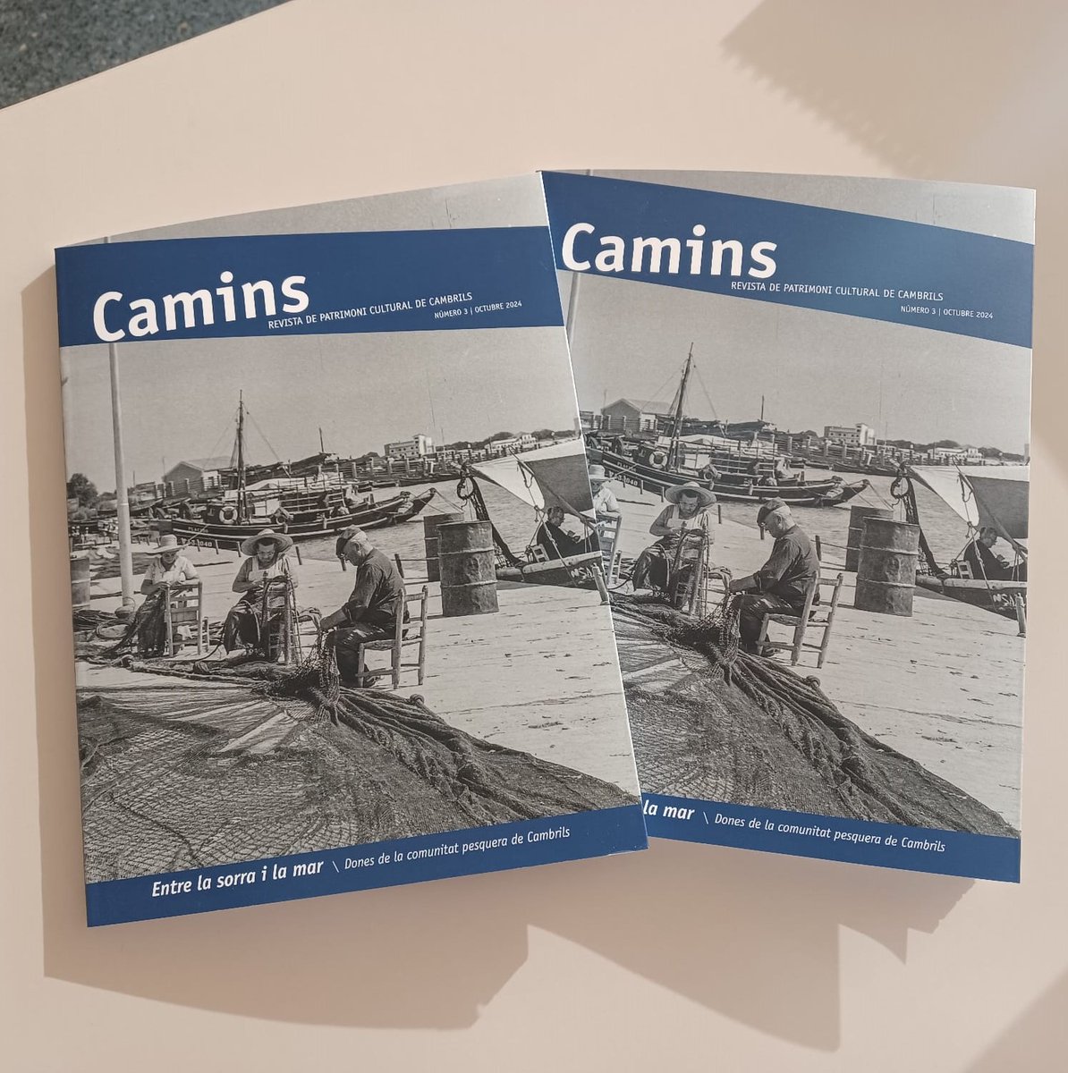museudecambrils's tweet photo. Recordeu que ara que s'acosta #SantJordi, si voleu regalar un llibre de KM 0 teniu "Entre la sorra i la mar. Dones de la comunitat pesquera de Cambrils", número 3 de "Camins. Revista del Patrimoni Cultural de Cambrils". Trobareu aquesta publicació als espais museístics locals📚🌹 https://t.co/gppcRVT5TF