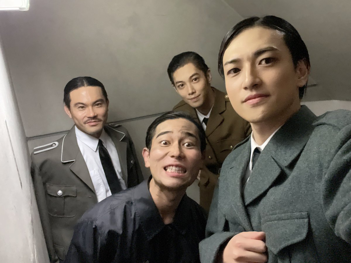 yu_matsumura24's tweet photo. 改めまして
『12人のヒトラーの側近』
全公演終了しました！
最後まで応援本当にありがとうございました！
この作品に出会えたこと、この座組の皆さんに出会えたこと、とても幸せに思います！

お手紙もありがとうございました☺️
もっともっと頑張ります！
#12側近 https://t.co/Y4td3UdAVY