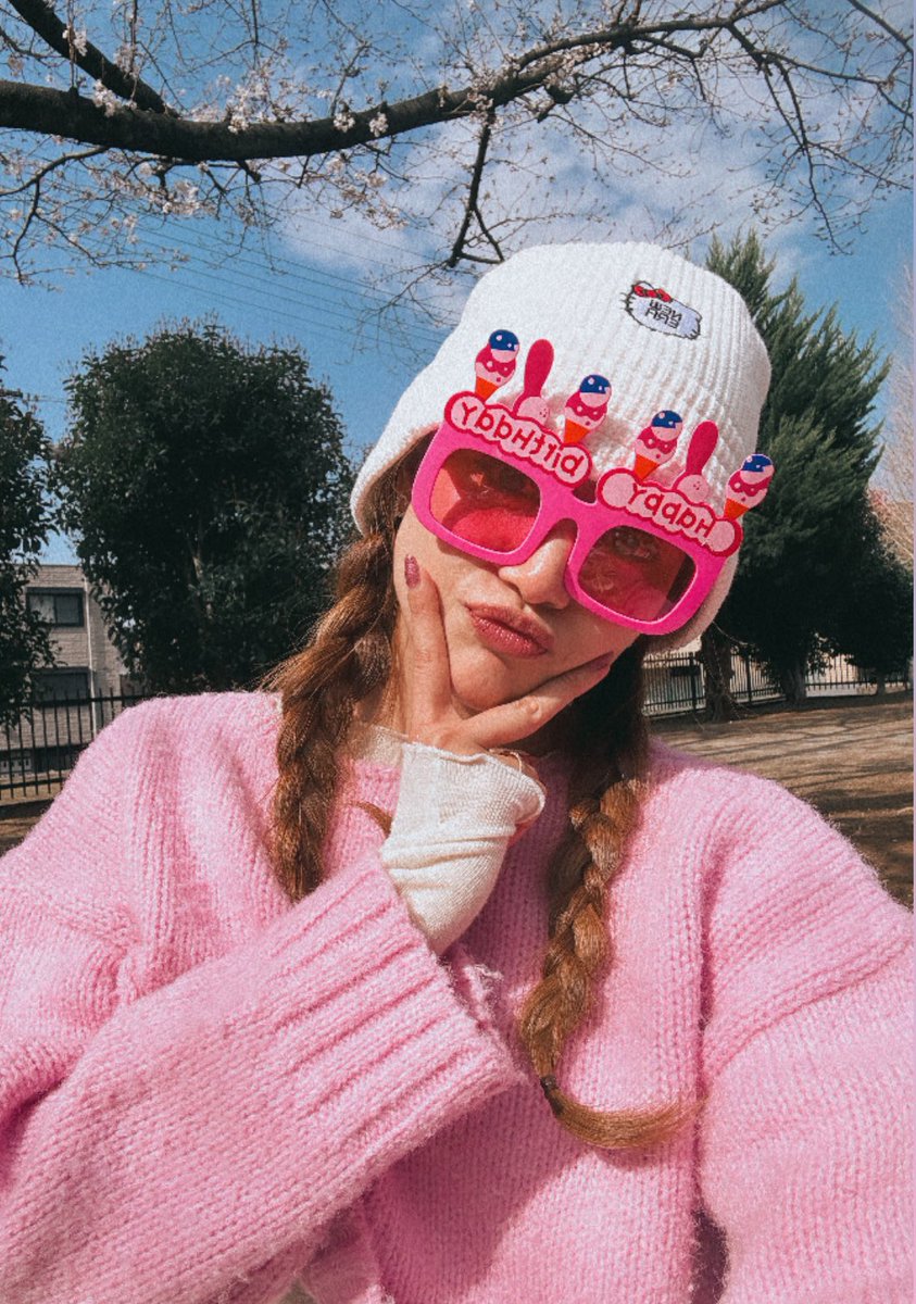 お祝いメッセージ嬉しいです！ありがとうございます！何歳になっても誕生日はわくわくどきどきしちゃう🥹！！サイコー！
4.16終わらないでええええ🥺ハワイ時間ならこれからカウントダウンできるな〜🥹🌺