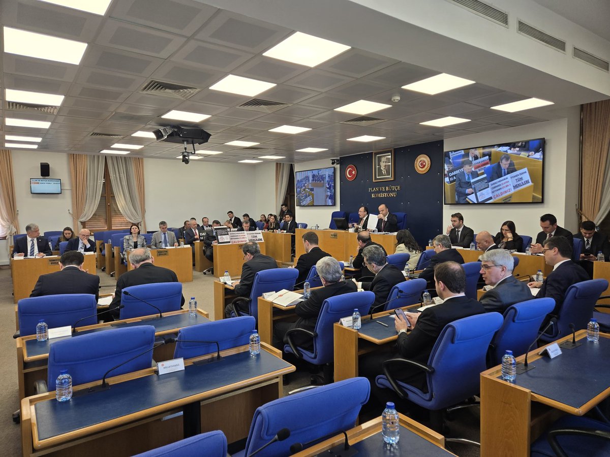 TBMM Plan ve Bütçe Komisyonunda Kamuda Liyakat İlkesi Bağlamında Kanun Hükmünde Kararnamede Değişiklik Yapılmasına Dair Kanun Teklifini görüşüyoruz.