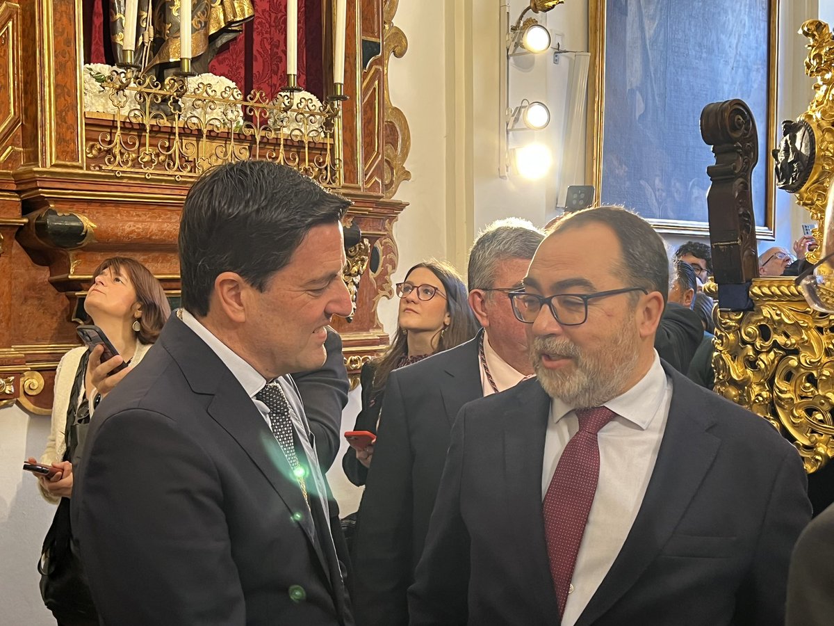 Hermandad del Baratillo (@hdadbaratillo) on Twitter photo 🔵 Miércoles Santo 2025
📷 Agradecemos la visita de <a href="/HdadCorona/">Hdad Corona</a> en esta mañana #AzulBaratillo.
#ElBaratillo25
#SSantaSevilla25 🔵 Miércoles Santo 2025
📷 Agradecemos la visita de <a href="/HdadCorona/">Hdad Corona</a> en esta mañana #AzulBaratillo.
#ElBaratillo25
#SSantaSevilla25
