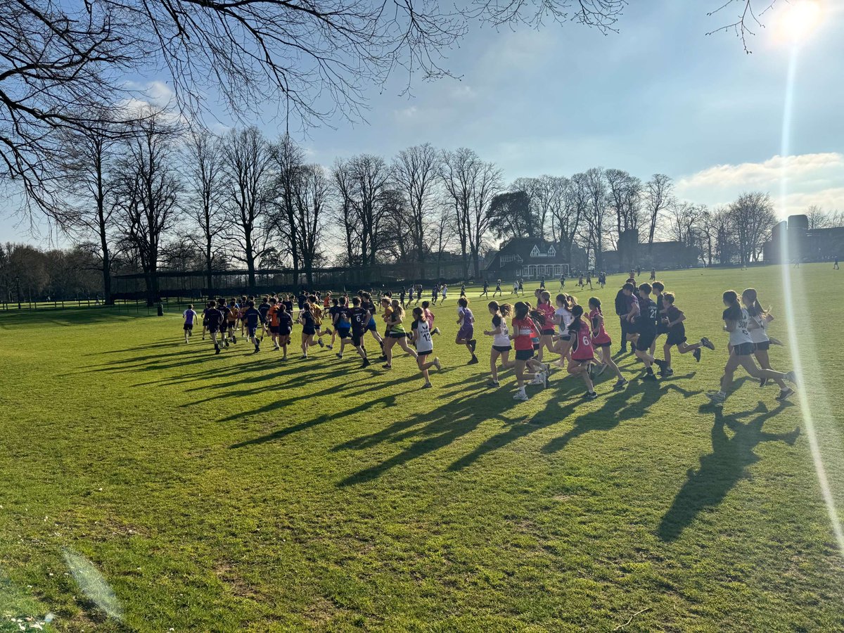 An impressive 641 Carthusians took part in the School’s annual cross-country event, Pontifex, just before the end of term – and what a day it was! With the sun shining brightly, the iconic race took over our stunning campus 🏃‍♀️🏃‍♂️