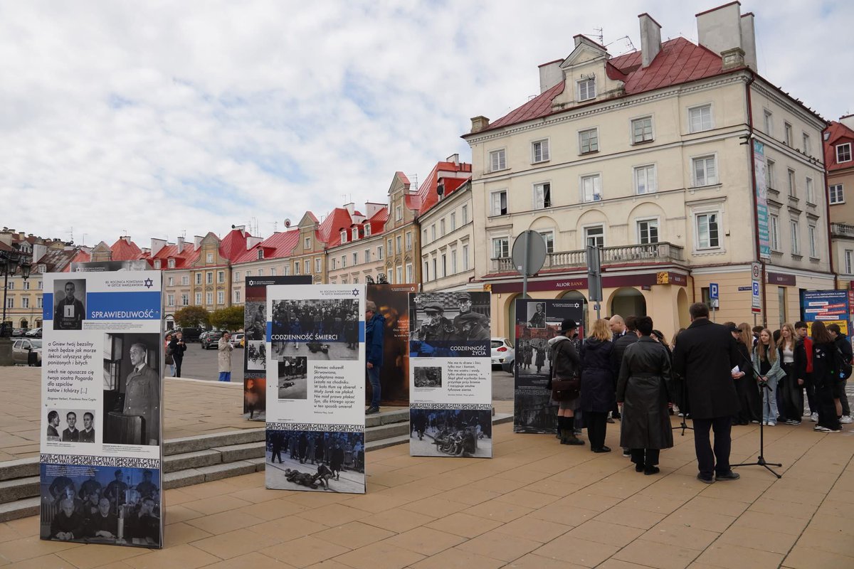 Wystawa #IPN „Prosimy Cię, Boże, o walkę krwawą” została zaprezentowana na Placu Zamkowym w #Lublin. Otwarcia ekspozycji dokonał Dyrektor Oddziału IPN w Lublinie dr Robert #Derewenda. Wystawę będzie można oglądać do 15 maja 2025 r.