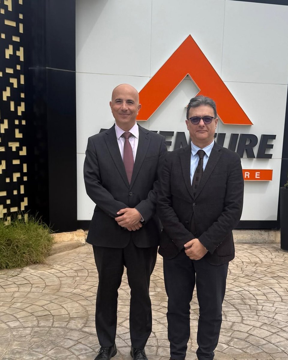 Embajada Argentina ante Argelia (@argenargelia) on Twitter photo 🇦🇷🤝🇩🇿 ¡Nueva alianza estratégica! El Embajador <a href="/AtilioBerardi/">Atilio Berardi</a> y <a href="/AlgeriaVenture/">Algeria Venture</a> (principal aceleradora de startups de Argelia) acordaron una hoja de ruta para impulsar cooperación tecnológica entre ambos países. #Innovación #ArgentinaAlgeria 🇦🇷🤝🇩🇿 ¡Nueva alianza estratégica! El Embajador <a href="/AtilioBerardi/">Atilio Berardi</a> y <a href="/AlgeriaVenture/">Algeria Venture</a> (principal aceleradora de startups de Argelia) acordaron una hoja de ruta para impulsar cooperación tecnológica entre ambos países. #Innovación #ArgentinaAlgeria