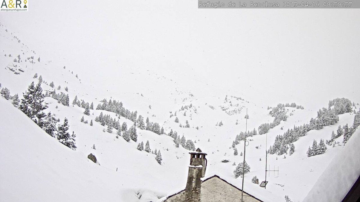meteodelnorte's tweet photo. Bonita nevada en el Pirineo y más por caer en los próximos días ❄️🌨️⛷️
#LarraBelagua #Formigal #Respomuso #Renclusa https://t.co/fch31J5shT