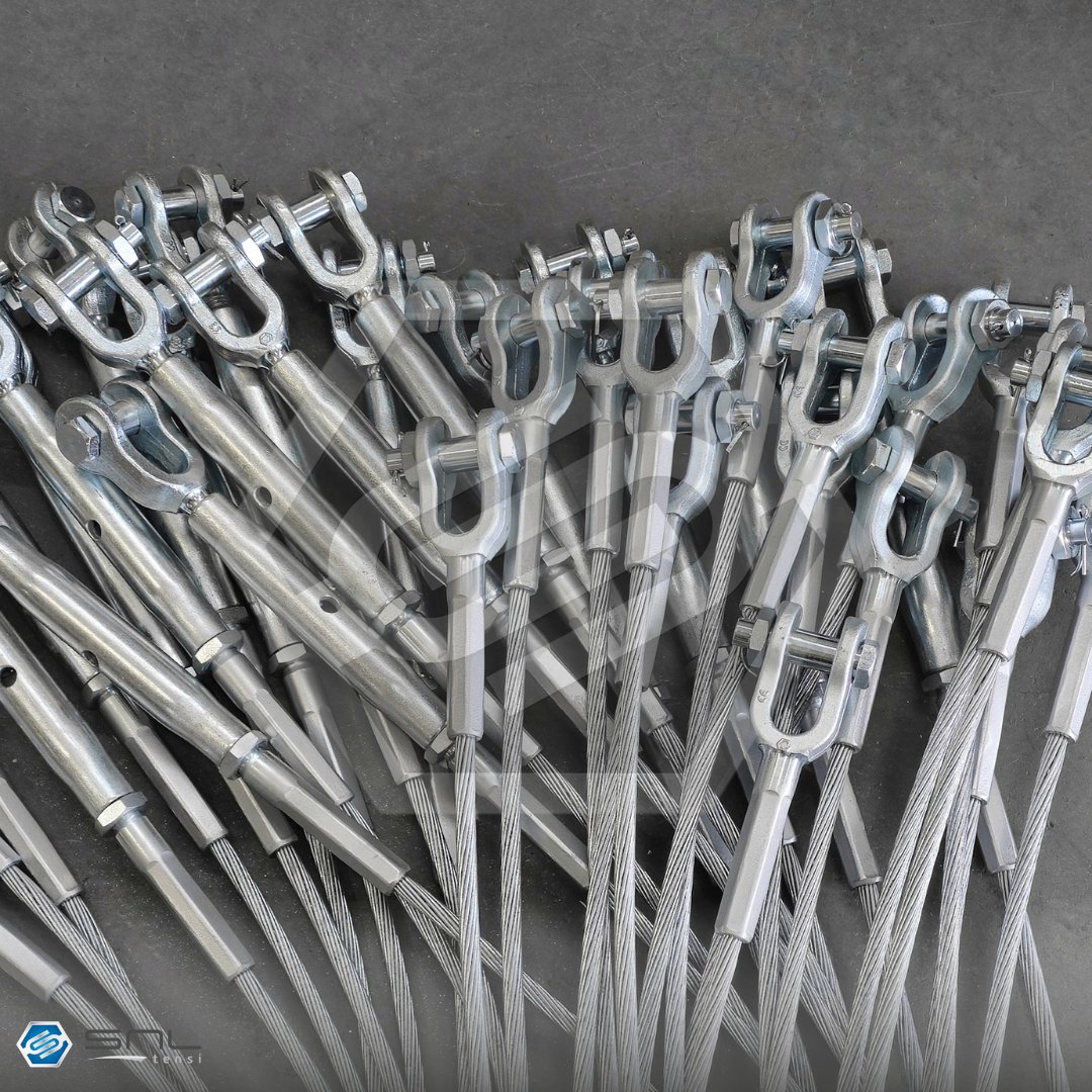 Proje bazlı mühendislik çözümlerimizle uluslararası iş birliklerine değer katıyoruz.

Our project-based engineering solutions drive and empower global partnerships.

snltensi.com

#şenolmakina #snltensi #halatucuçatalı #saplamaçatalgerdirme #membrangergisistemleri