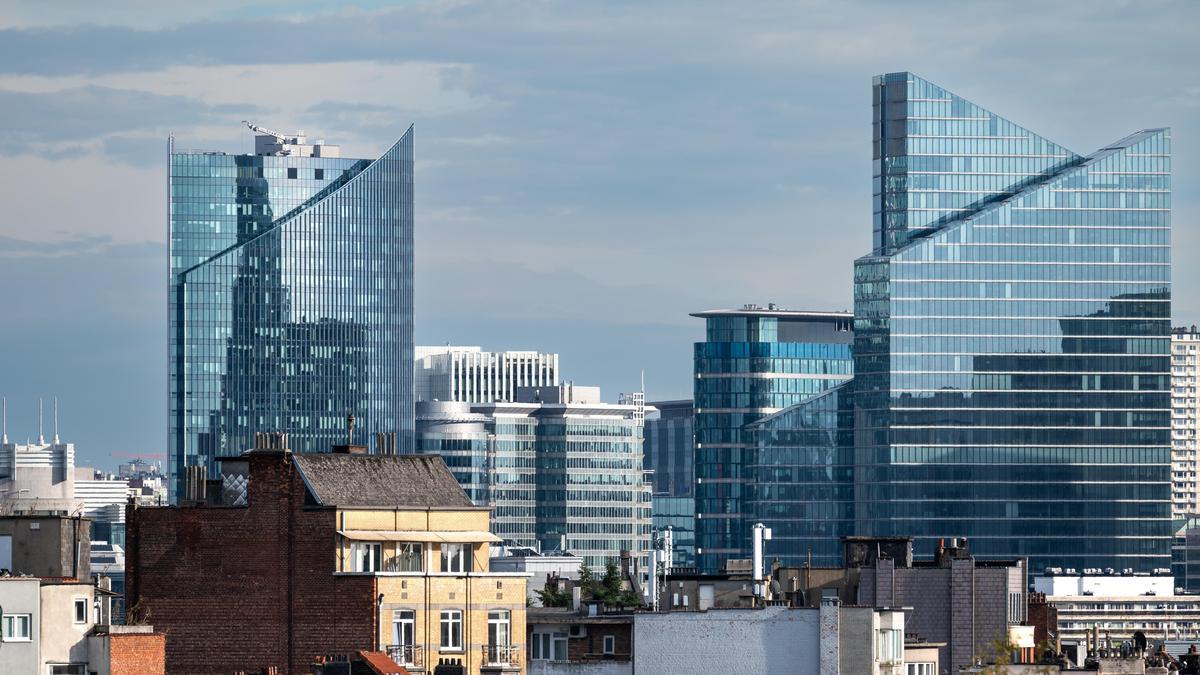 📈 Volgens de eerste raming van de jaarlijkse rekeningen is het bbp toegenomen met 1,0% in 2024. De binnenlandse werkgelegenheid steeg met 16 500 personen (+0,3 %). Meer info 👉 ow.ly/Sff250VByA7