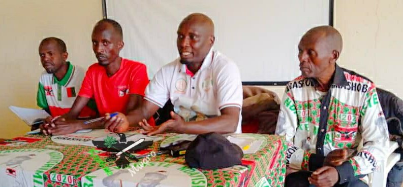 Cndd_FddMwaro's tweet photo. Icegera c'Umunyamabanga w'Umugambwe @CnddFdd muri komine Mwaro,#Asmani_Niyonkuru yateye iteka inama yatunganijwe n'ubuserukizi bw'umugambwe muri zone #Gisozi,mu ntumbero yo kwitegurira urubanza rwimirije rwo kwitorera indongozi.
@CNDD_FDDGitega https://t.co/5m55A8JSjS