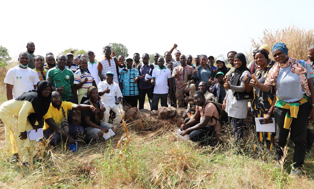IFDCGlobal's tweet photo. From theory to practice, 35 agricultural techniciansâincluding 30% women and 46% youthâgathered in Bobo-Dioulasso for an intensive ISFM training under the #SoilValues program.
Hear from the participants: https://t.co/KcW9SGp6DU
#SoilHealth #CapacityBuilding #ISFM #Training https://t.co/ixkTrGnnHk