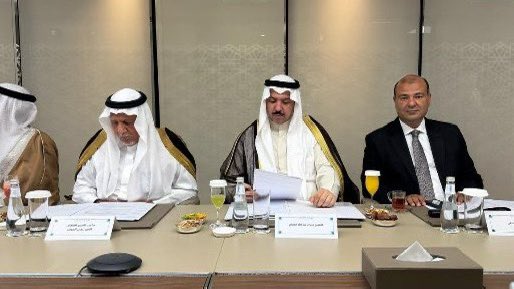 Columbuos's tweet photo. اجتماع هام في الرياض بشأن القدس برئاسة سمو الأمير تركي الفيصل 🇵🇸🇸🇦🚨:

اجتمع السعوديون واعضاء مؤسسات غير ربحية في العالم العربي والاسلامي من اجل العمل على (صندوق حماية القدس) للعمل على تثبيت أهالي مدينة القدس في مدينتهم ودعمهم اقتصاديًا وتنمويًا والحفاظ على هويتها الدينية والاجتماعية والثقافية وعدم النزوح او الهجرة منها، من خلال 📍:

- دعم تراخيص البناء في القدس.
- التمكين الاقتصادي في القدس.
- دعم وكفالة الطلبة الجامعيين. 
- دعم وقف الطفل العربي.
 - بناء بيوت للمسنين يتبع للهلال الأحمر في مدينة القدس.