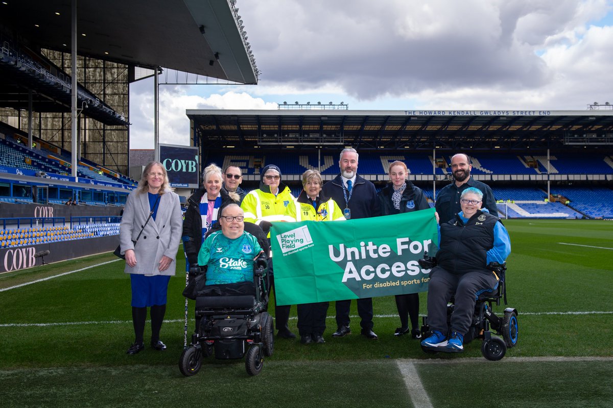 EdsaEfc's tweet image. At our recent game against West Ham, the club&apos;s designated @lpftweets  #UniteForAccess game, EDSA members Vinny, Rachel, Kevin &amp;amp; Annie went pitchside to show support for the campaign, along with Brendan &amp;amp; Melissa from our accessibility team &amp;amp; a couple of our matchday stewards.