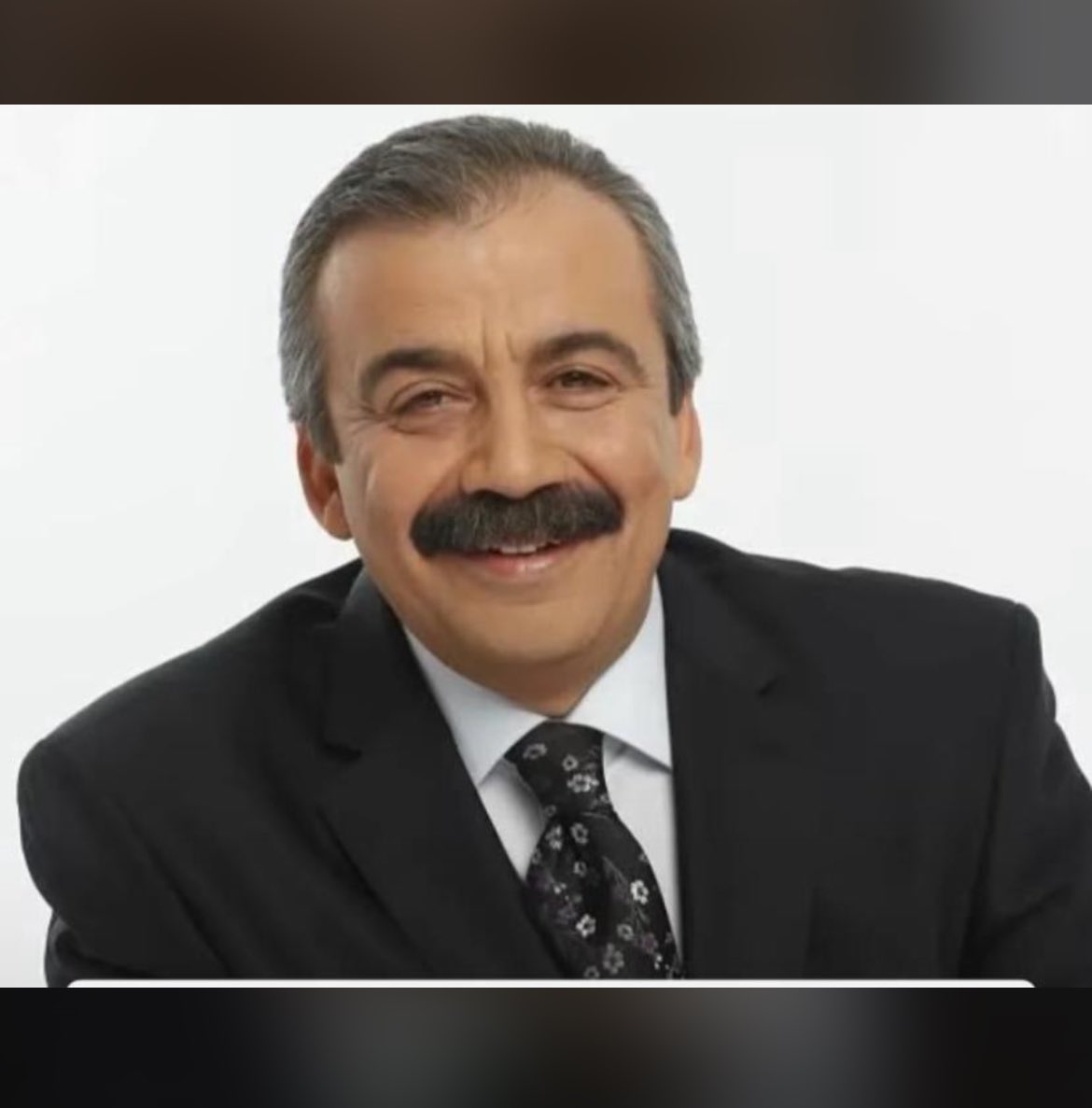 Gülüşlerin solmasın