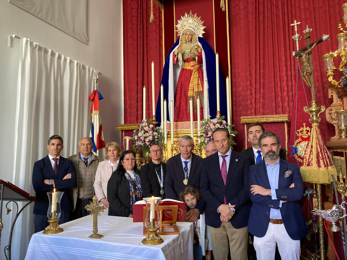Durante la mañana de hoy, tras la misa preparatoria por la estación de penitencia, se ha procedido a la entrega del ramo a la querida hermandad del Cautivo y Rescatado en su casa de hermandad.

<a href="/infocautivo/">Hdad. Cautivo y Rescatado -La Algaba-</a> 

#ssantaalgaba25