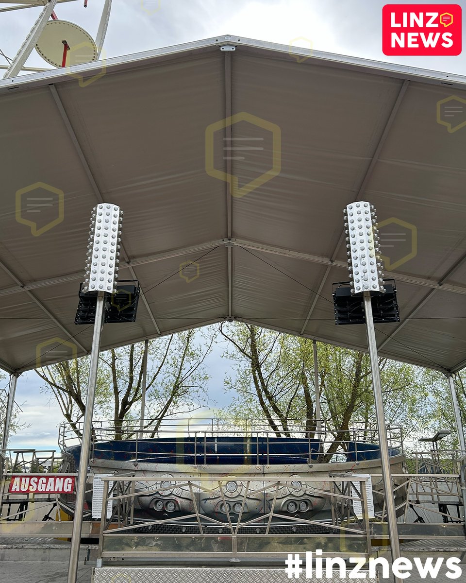 linzdotnews's tweet image. 👀 TAGADA IS WIEDER DA!
🎡 Urfahrmarkt Aufbau läuft.
👉 Der Urfix startet am Samstag in einer Woche.

#aufbau #feuerundeis #tagada #Urfahrmarkt #urfix #countdown #linz #jahrmarkt #volksfest #wiesn #night #omg
