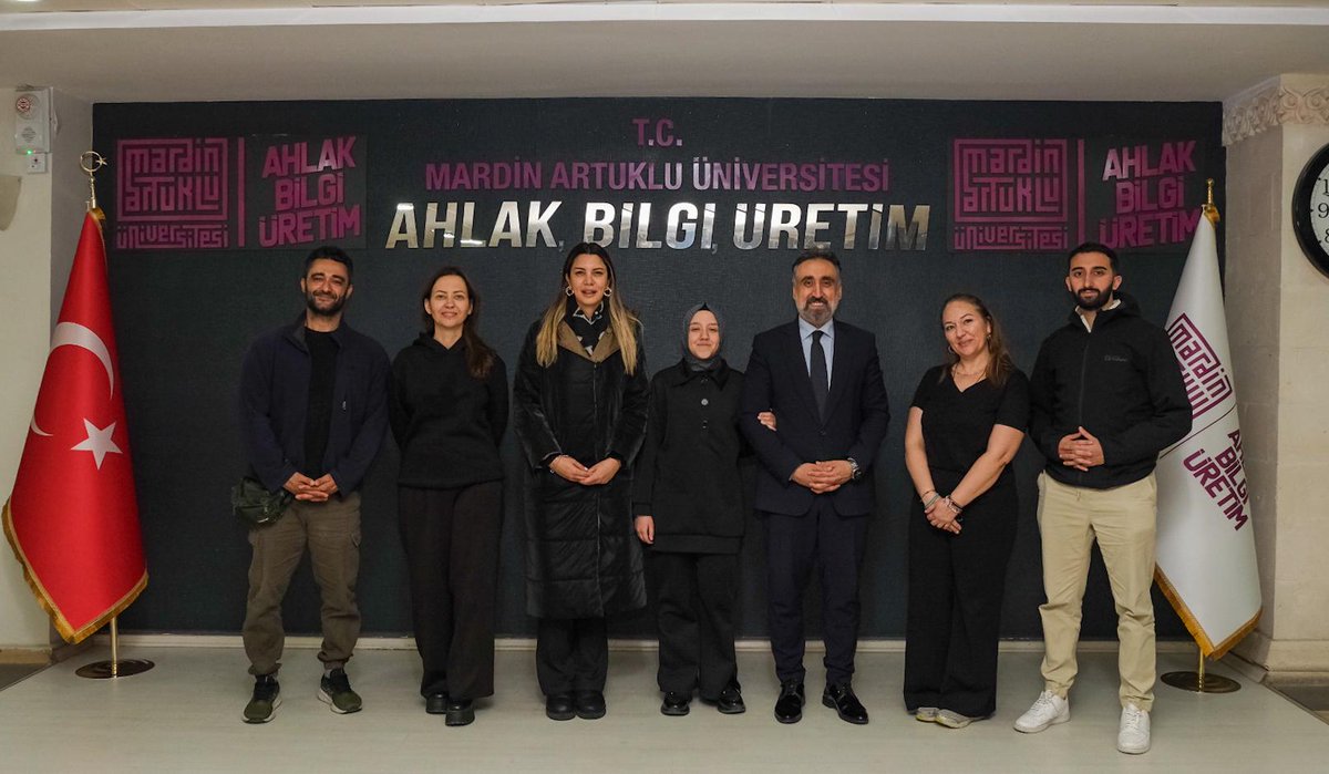 Uluslararası Cesaret Ödülleri Programı kapsamında Mardin’e gelen Gazeteci / CNNTürk Program Sunucusu Fulya Öztürk ve beraberindeki ekip, Rektörümüz Prof. Dr. İbrahim Özcoşar'ı makamında ziyaret etti.

<a href="/erolozvar/">Erol Özvar</a> 
<a href="/ibrahimozcosar/">ibrahim özcoşar</a> 
<a href="/Fullyaozturk/">Fulya Öztürk</a> 
<a href="/cnnturk/">CNN TÜRK</a>