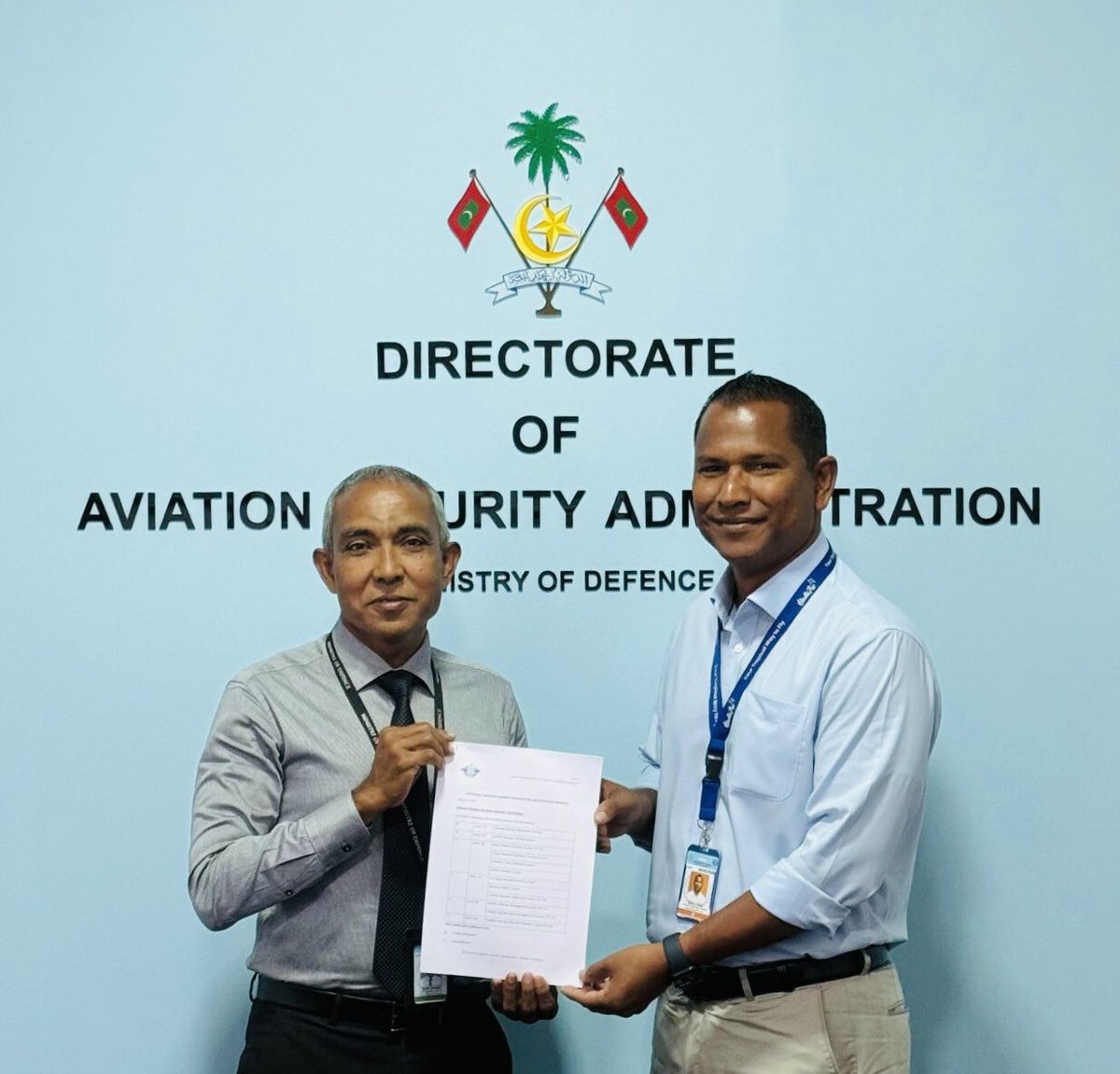 Chief Inspector AVSEC Ahmed Nasheed presents the National Instructor Approval Certificate to Ibrahim Saeed, Head of Cabin Crew Training <a href="/MantaAir/">Manta Air</a>. Congrats to Manta Air on becoming the first private sector Level-02 AVSEC training Instructor@MoDmv @mgmaumoonn <a href="/muazhalym/">MuazHaleem</a> <a href="/mizualee/">Mizna Ali</a>