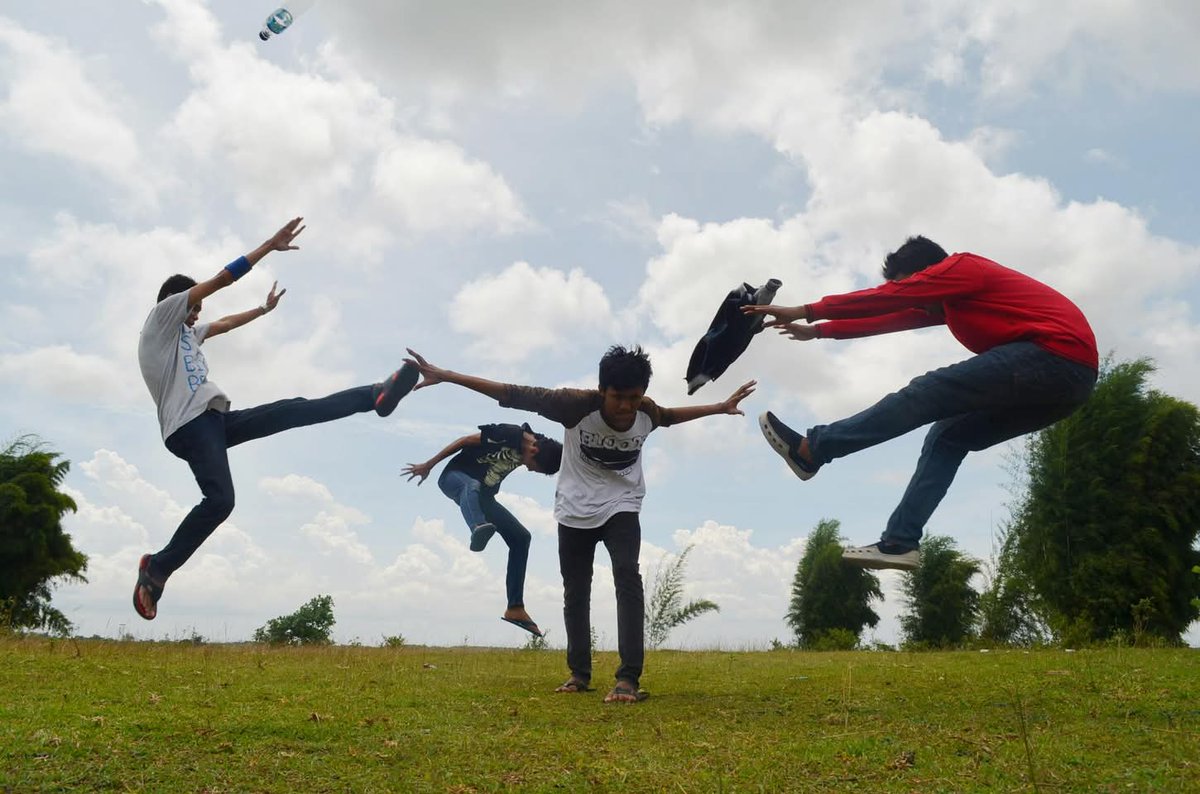 ingkamat's tweet photo. @kegblgnunfaedh Wkwk anjengggg @assalamualaicum @adhaafriza @reza_nandika https://t.co/aabMhPrQ77