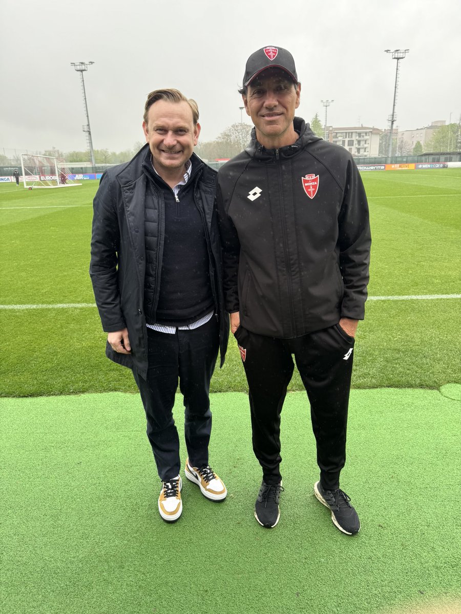Miałem okazję zobaczyć trening drużyny AC Monza trenera Alessandro Nesta Mistrza Świata🥇2006 r i dwukrotnego zdobywcę Ligi Mistrzów🏆z AC Milan.Rozmowa na temat taktyki,systemów,środków treningowych i charakterystyki piłkarzy była dla mnie bardzo inspirująca.Kolejne świetne