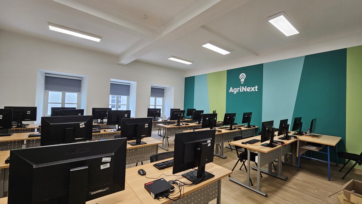 AgrinextProject's tweet photo. From Old to Bold 💡
As part of #AgriNext, we’ve turned an old lecture hall in the Karlovac University of Applied Sciences into a vibrant incubator! 🚜✨Now supporting #students & #farmers to grow ideas, skills & businesses.
#InnovationInAgri #EUVET #GreenTransition #VUKA https://t.co/t9bb8agigX