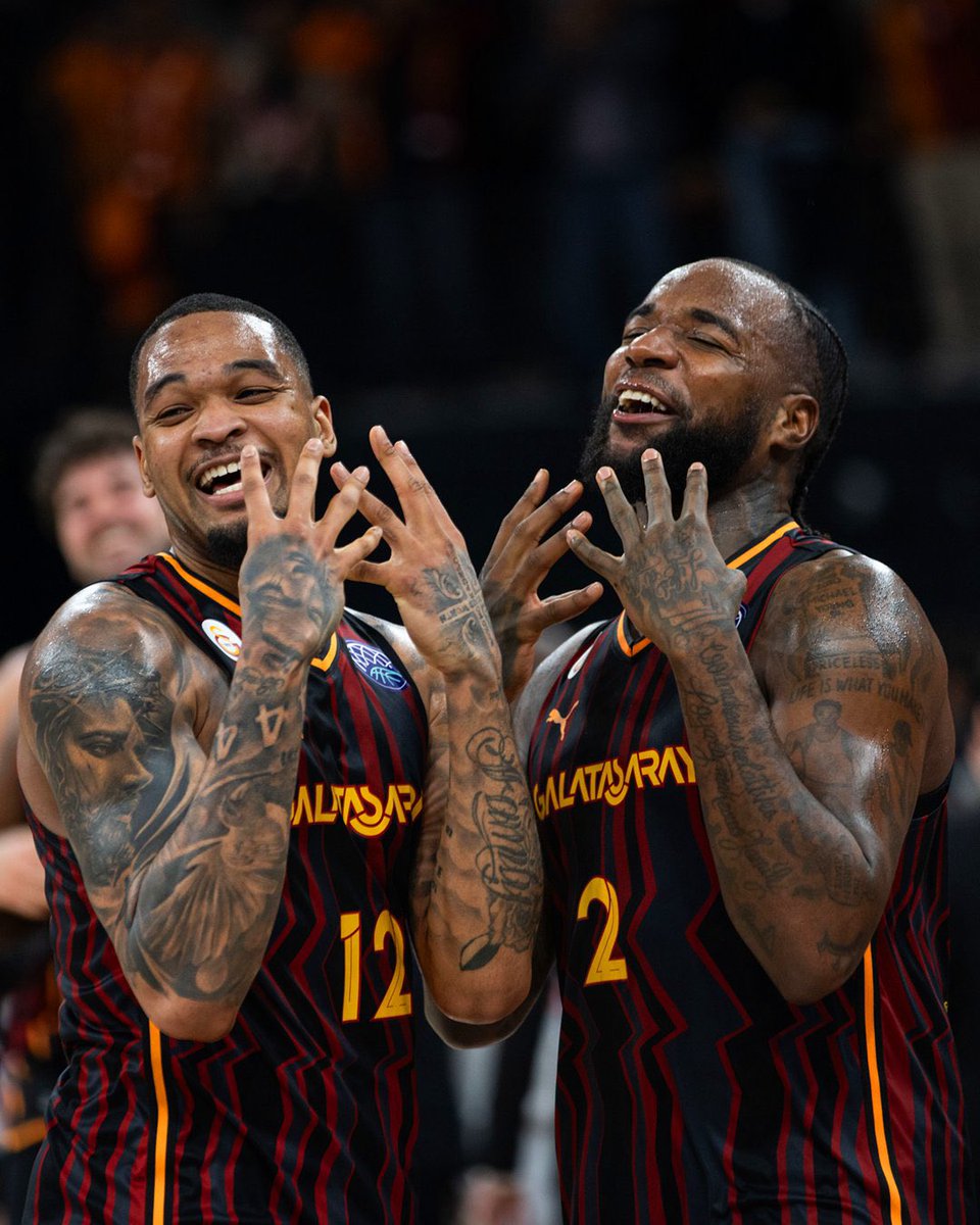 Mutluluk ☺️☺️
James Palmer Jr &amp; Michael Young 
<a href="/GSBasketbol/">Galatasaray Basketbol</a>