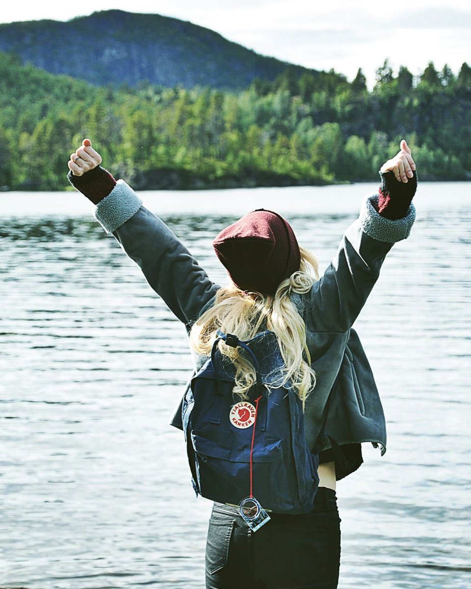 SusieLarson's tweet photo. May you be someone to whom God entrusts much because of your pure and powerful heart. May mountains move when you pray. May people change because of your love. And may the atmosphere shift because of the very real presence of God in your life. All things are possible with Jesus. https://t.co/pGaUzDgpeC