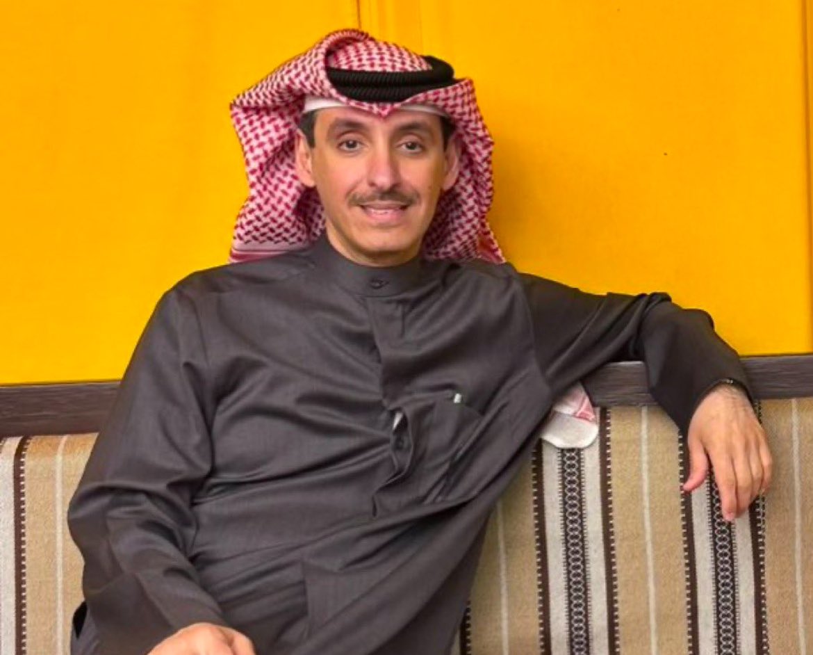 جعل مصلحة الوطن فوق كل اعتبار
متمسك في مبادئه لا تغيره الظروف 

الله يفرج همك و ترجع لنا بالسلامه 

صالح انت مواطن صالح 

#صالح_الملا