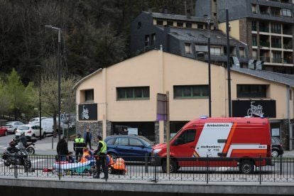 Diari d'Andorra (@diariandorra) on Twitter photo Els conductors d’un de cada cinc accidents donen positiu d’alcohol <a href="/andorra_policia/">Policia Andorra</a> <a href="/BombersAndorra/">Bombers d'Andorra</a> buff.ly/7JxawJG Els conductors d’un de cada cinc accidents donen positiu d’alcohol <a href="/andorra_policia/">Policia Andorra</a> <a href="/BombersAndorra/">Bombers d'Andorra</a> buff.ly/7JxawJG