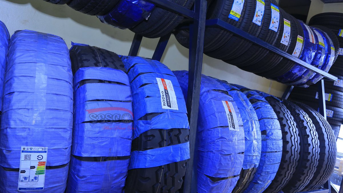 Tyre sizes got you spinning? 🛞
Example: 315/80R22.5
➡️ 315 = Width in mm  
➡️ 80 = Aspect ratio  
➡️ R = Radial  
➡️ 22.5 = Rim size (inches)
Right size = smoother, safer, more efficient ride! #TyreTips #CarCare #AutoSafety #DriveSmart #KnowYourTyres #whatdrivesyou